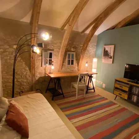 Cahors - Lot - Les Lumieres Du Causse - Domaine En Pierres Blanches Avec Vue Sur Les Causses Bellefont-la Rauze