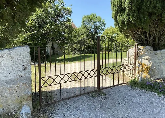 Cahors - Lot - Les Lumieres Du Causse - Domaine En Pierres Blanches Avec Vue Sur Les Causses Bellefont-la Rauze