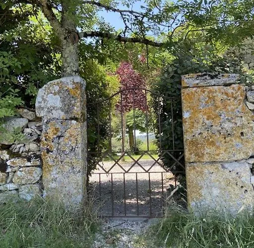 Cahors - Lot - Les Lumières Du Causse - Domaine En Pierres Blanches Avec Vue Sur Les Causses