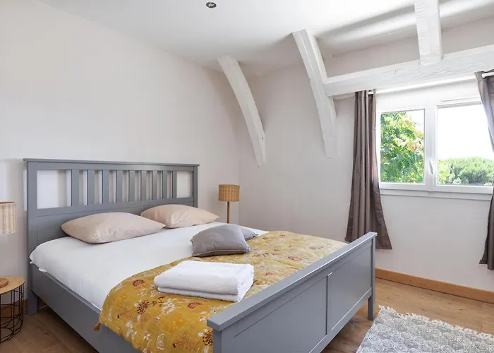 Cahors - Lot - Les Lumières Du Causse - Domaine En Pierres Blanches Avec Vue Sur Les Causses * Bellefont-la Rauze