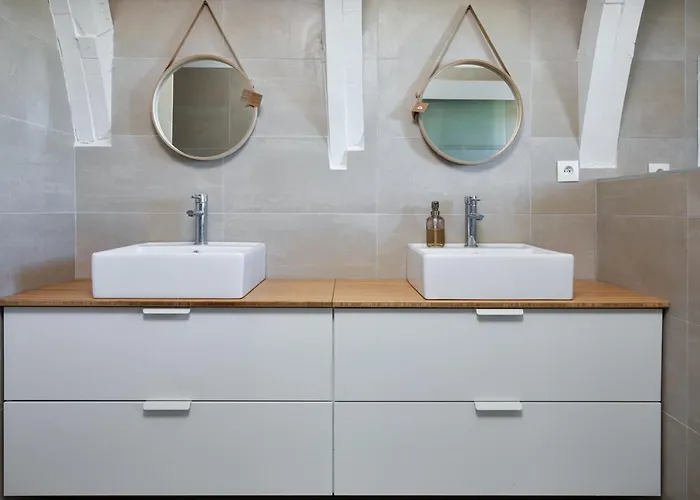 Cahors - Lot - Les Lumières Du Causse - Domaine En Pierres Blanches Avec Vue Sur Les Causses Bellefont-la Rauze