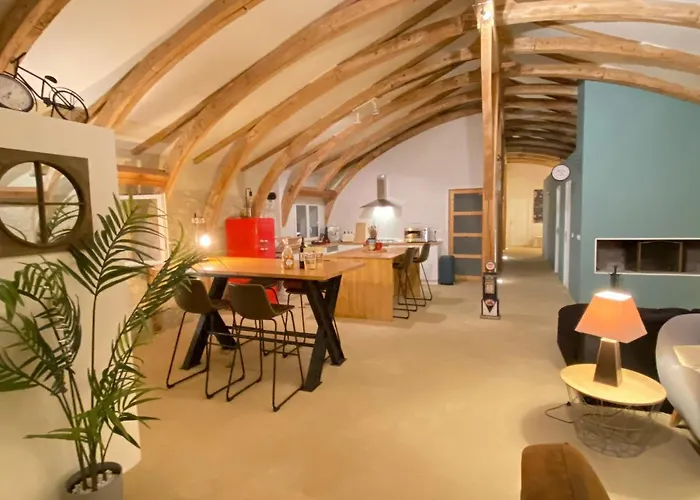 Cahors - Lot - Les Lumières Du Causse - Domaine En Pierres Blanches Avec Vue Sur Les Causses Hébergement de vacances