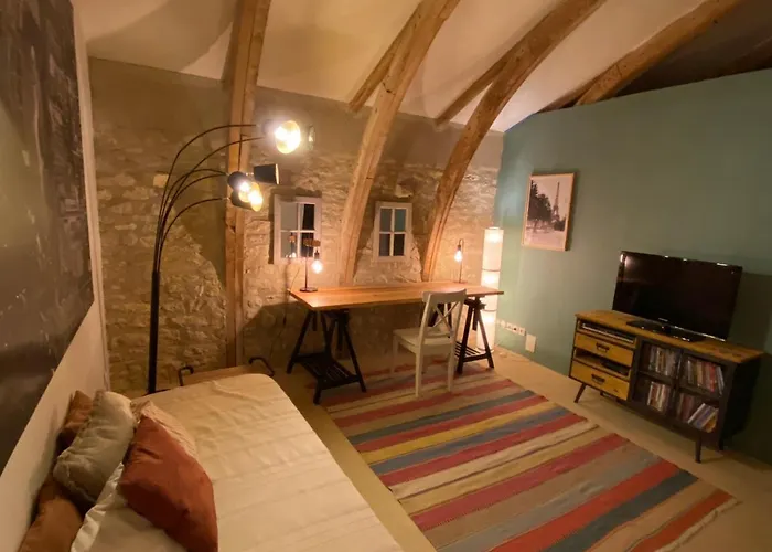 Cahors - Lot - Les Lumières Du Causse - Domaine En Pierres Blanches Avec Vue Sur Les Causses Bellefont-la Rauze